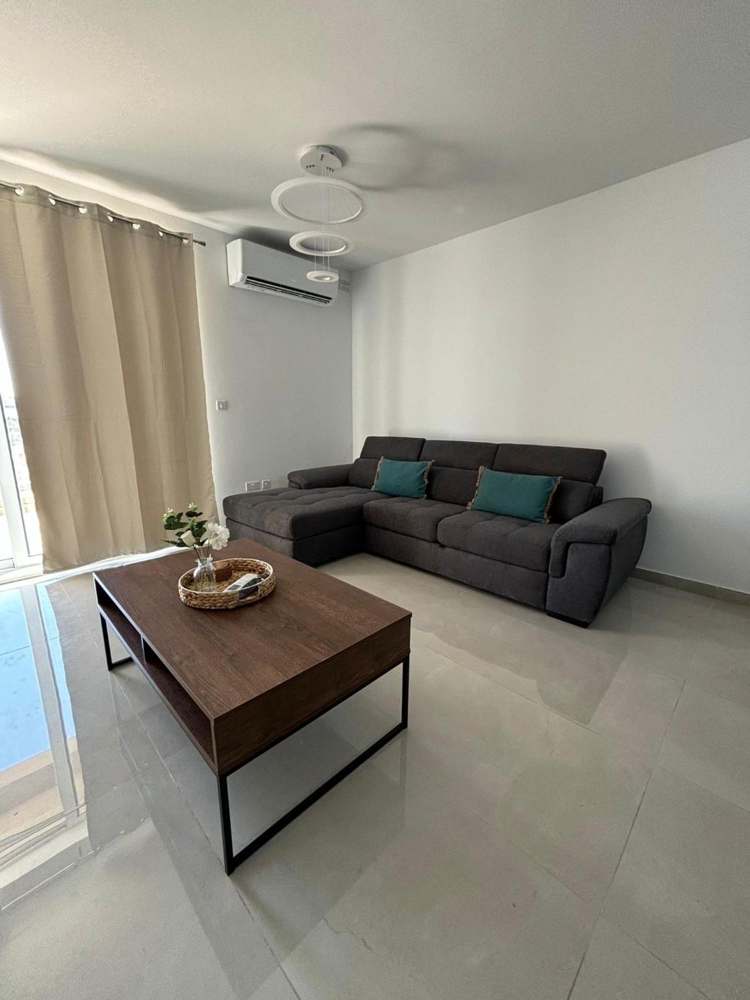 Apartament Luxe Living - Modern 3 Bedroom *